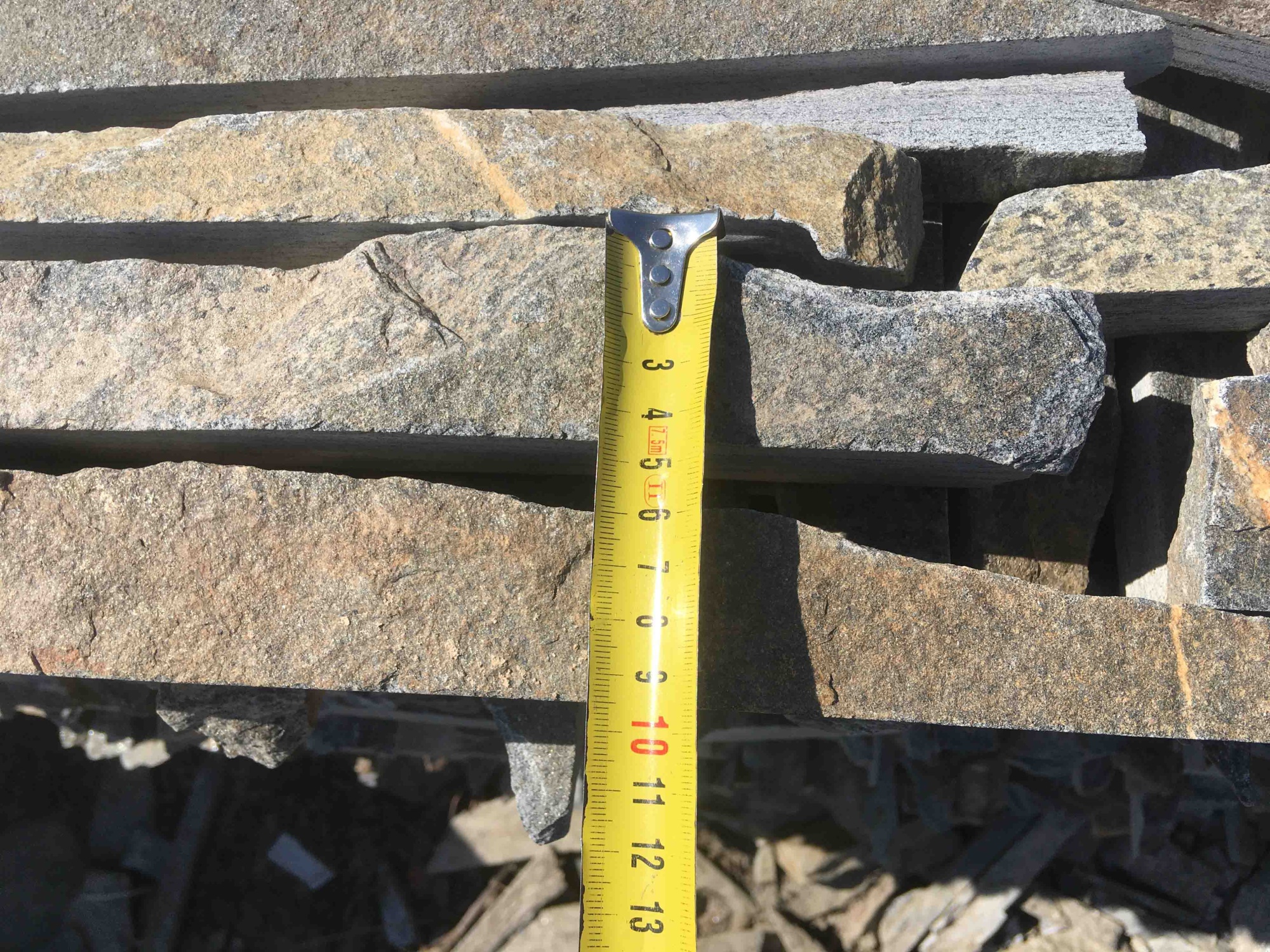 Горбушка златолит мультиколор для облицовки купить в Копейске