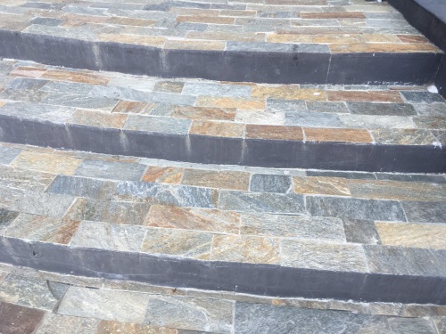 Плитка из Златолита Уральского для лестницы купить в Копейске