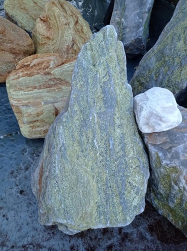 Златолит жёлтый, жёлто-зелёный глыбки и валуны для ланшафтного дизайна купить в Копейске