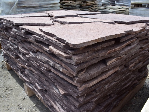 Плитняк лемезит бордовый для облицовки цоколя 20-25 мм  купить в Копейске