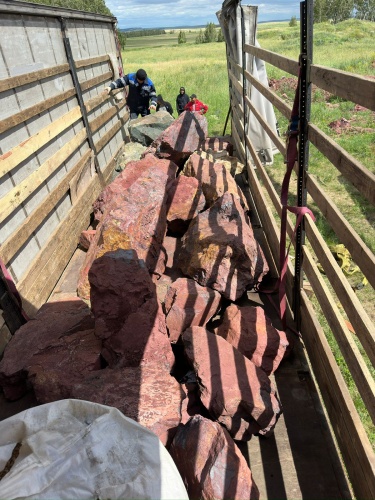 Ландшафтные глыбы красно-фиолетовые 200-1000 килограмм купить в Копейске