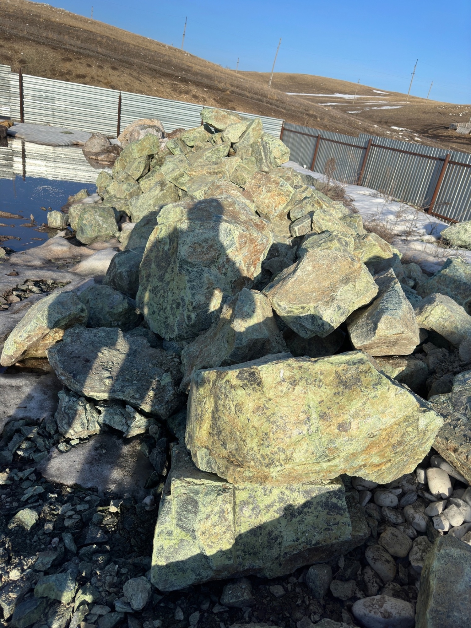 Камни для ландшафтного дизайна зелёные 10-60 килограмм купить в Копейске