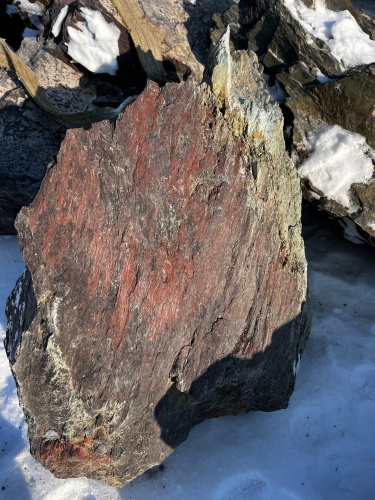 Ландшафтные глыбы красно-фиолетовые 200-1000 килограмм купить в Копейске