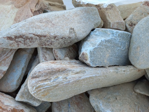 Златолит жёлтый, жёлто-зелёный глыбки и валуны для ланшафтного дизайна купить в Копейске