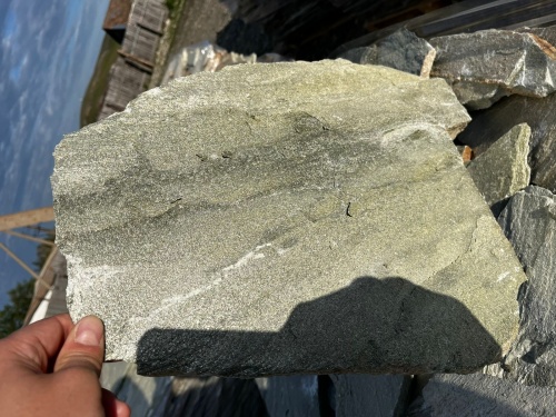 Плитняк златолит зелёный для цоколя, отмостки купить в Копейске