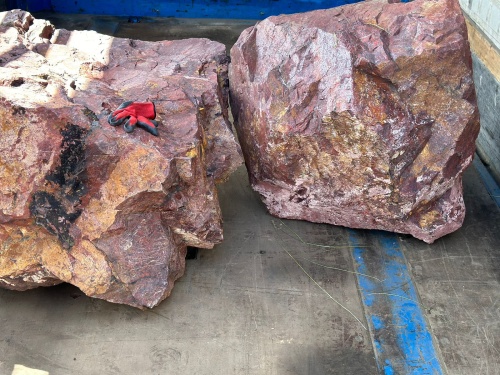 Ландшафтные глыбы красно-фиолетовые 200-1000 килограмм купить в Копейске