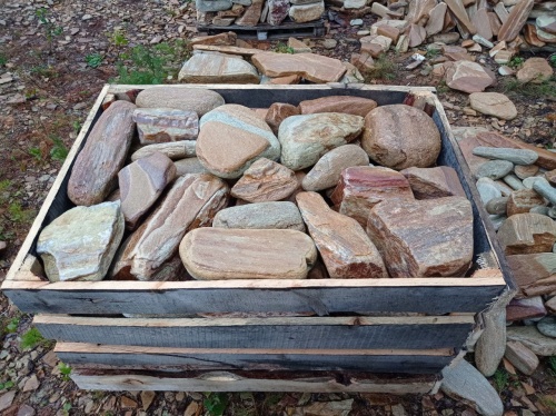 Златолит жёлтый, жёлто-зелёный глыбки и валуны для ланшафтного дизайна купить в Копейске