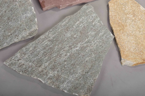 Плитняк златолит Уральский для цоколя, отмостки купить в Копейске