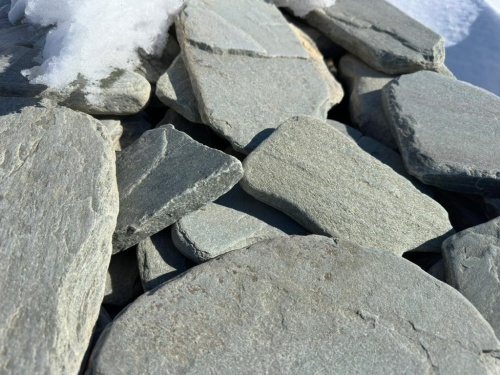 Плитняк златолит зелёный галтованный для цоколя купить в Копейске