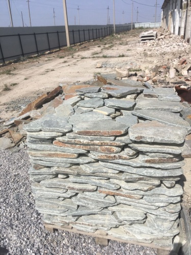 Златолит серебристый галтованный для лестниц купить в Копейске