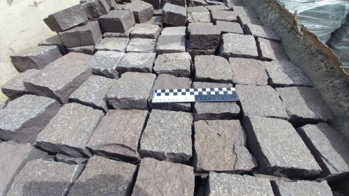 Лемезит колотая брусчатка 10 * 10 см. для парковки купить в Копейске