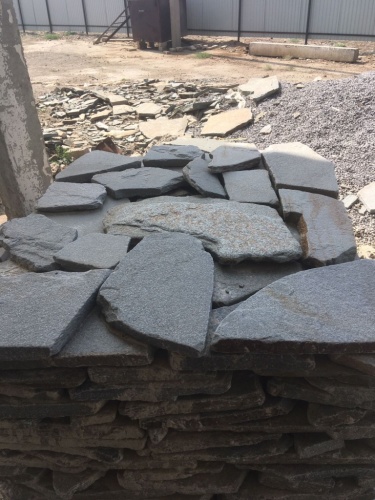 Златолит серебристый галтованный для лестниц купить в Копейске